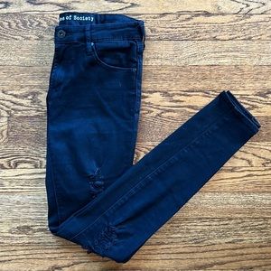 Black ripped skinny jeans